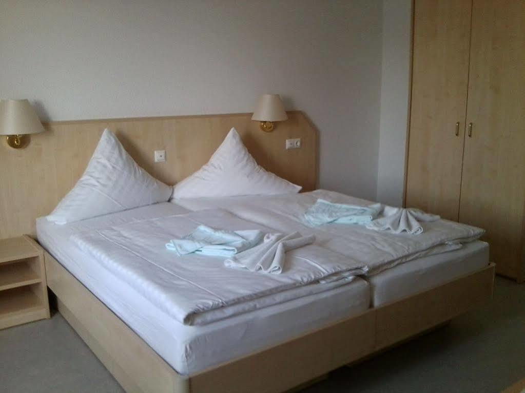 Müller's Haus 2 Hotel 3*